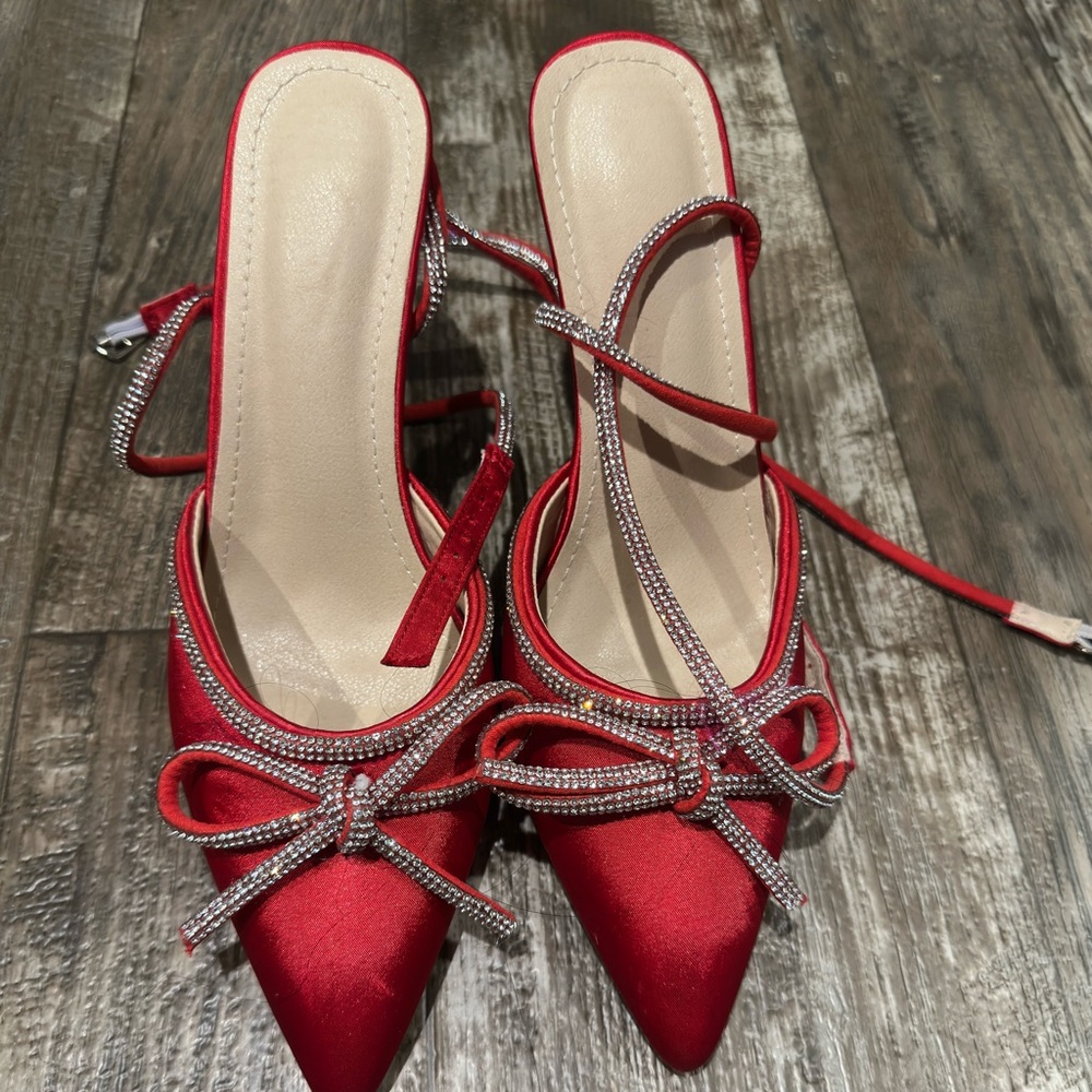 Red heels with bow